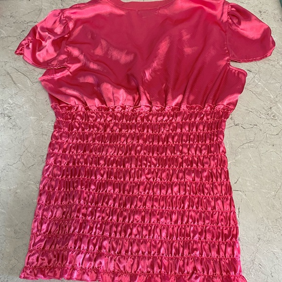 Gorgeous Pink Satin Ladies Top Size XL - Picture 2 of 2